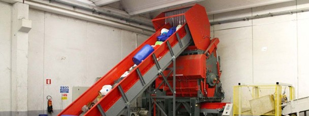 The plastics recycling equipment