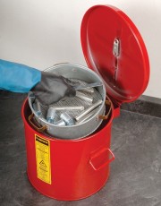 Safe 13 L container with immersion basket for washing parts