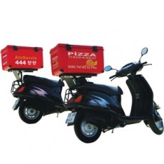 Avatherm 640 thermoboxes for fast food delivery scooter